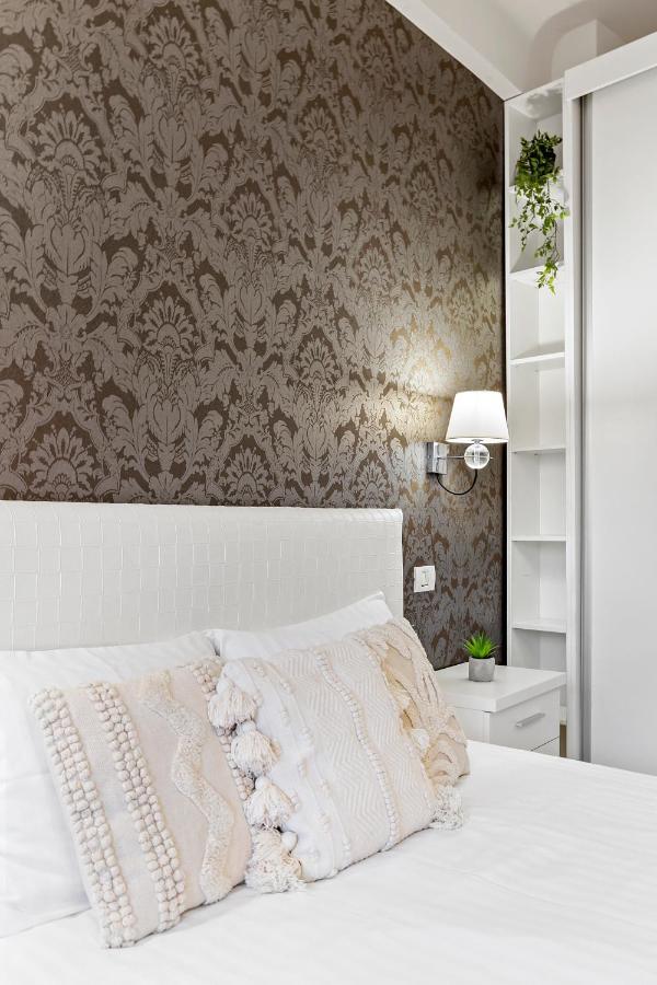 City Heart Retreat Elegant Apartment Bucureşti Exterior foto