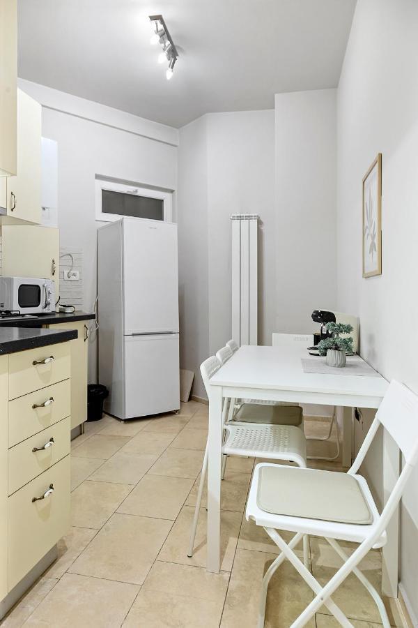 City Heart Retreat Elegant Apartment Bucureşti Exterior foto